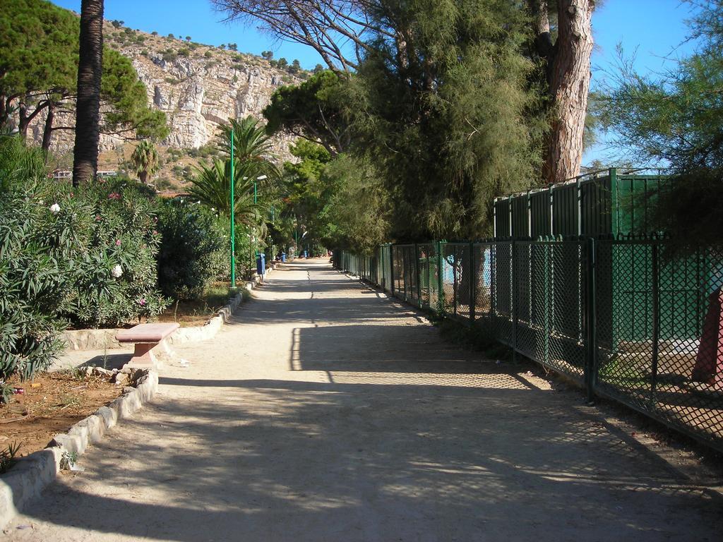 Apartment In A Villa A Mondello Ruang foto